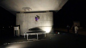 Photo trampoline mural de nuit